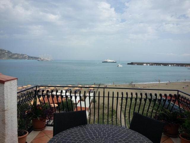 Apartments Mikros Giardini Naxos Exterior photo